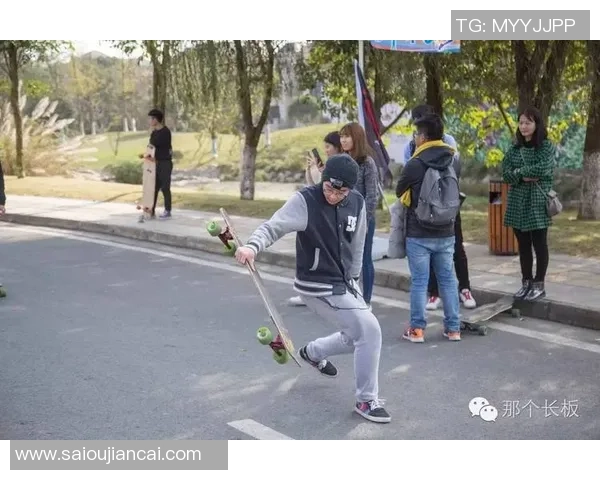 南京滑板队与广州滑板队耐力对决的赛后分析与反思